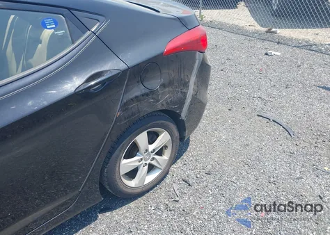 2013 Hyundai Elantra Gls z USA, uszkodzony, nr VIN KMHDH4AE9DU795698